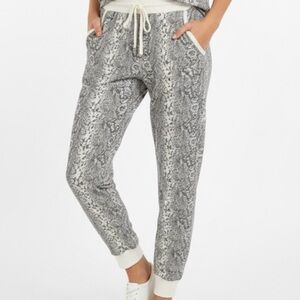 SECRET TREASURES Snake Print Loungers Joggers, Women’s various sizes, Grey White